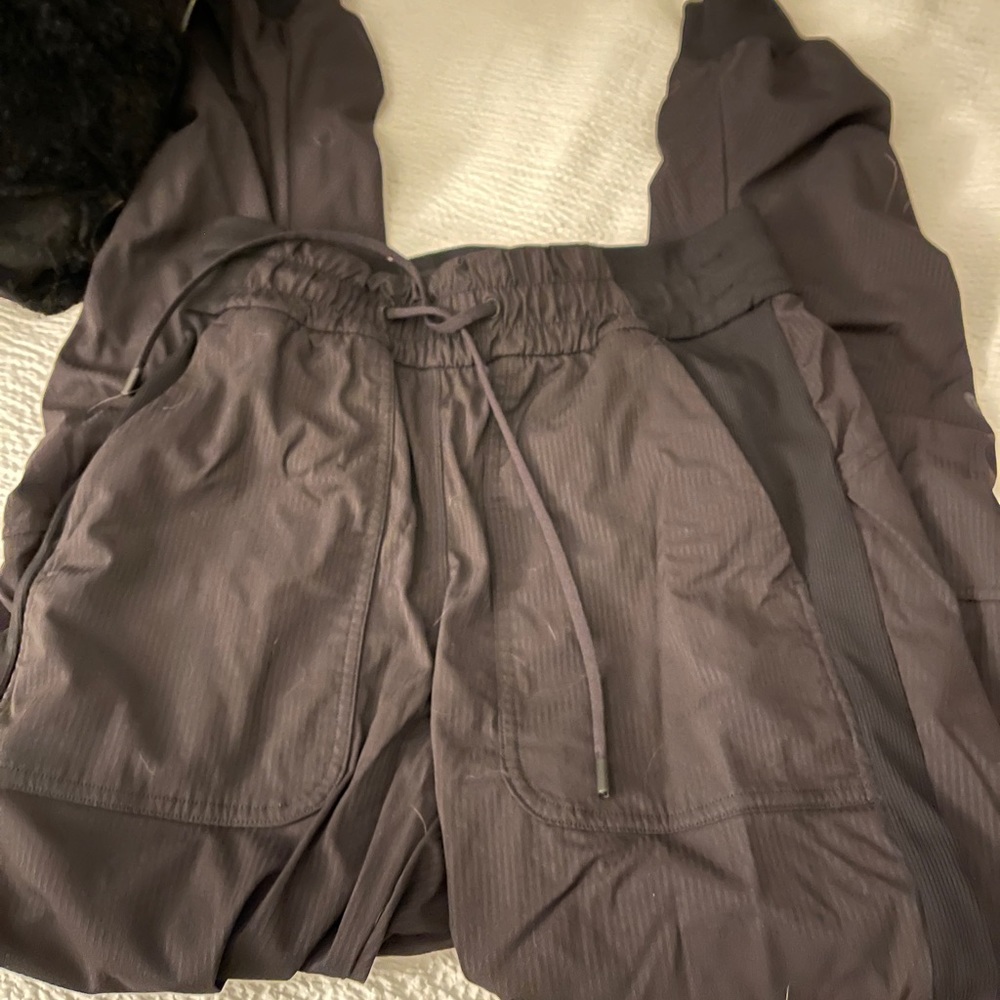 Lululemon dance studio high rise jogger size 4